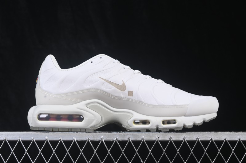 Nike Air Max Plus Retro Running Shoes with Full-Grain Leather and Tuned Air Cushioning - FD7855-002
