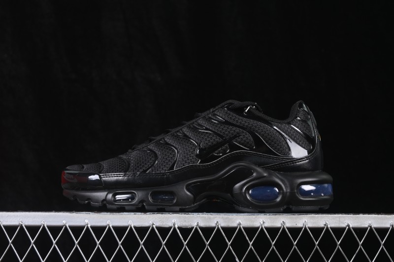 Nike Air Max Plus Retro Running Shoes with Tuned Air Cushioning - 604133-050