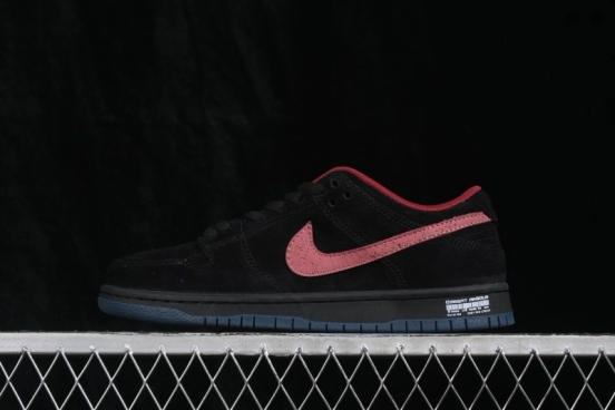 Nike SB Dunk Low Skateboarding Shoes with Cushioned Collar - HQ1625-600
